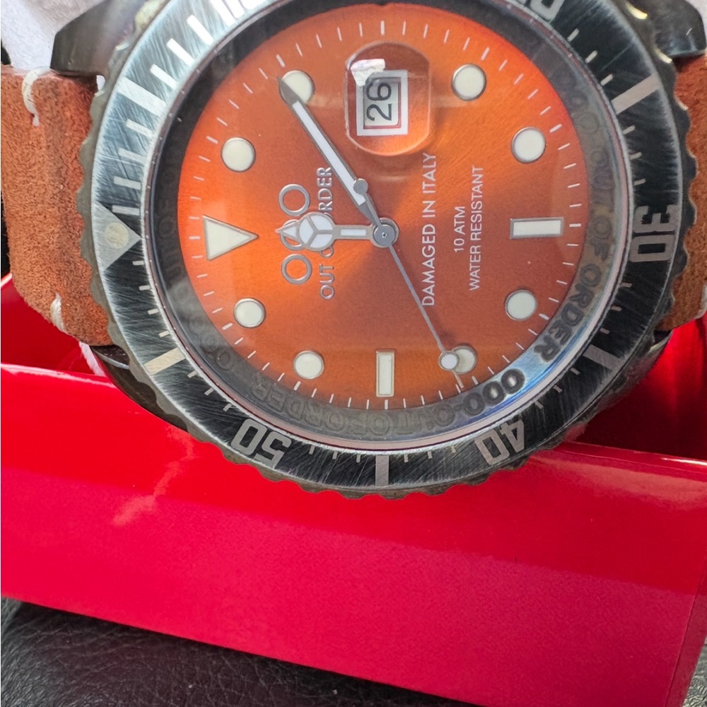 Vintage out of order burnt orange men’s watch - Picture 7 of 7